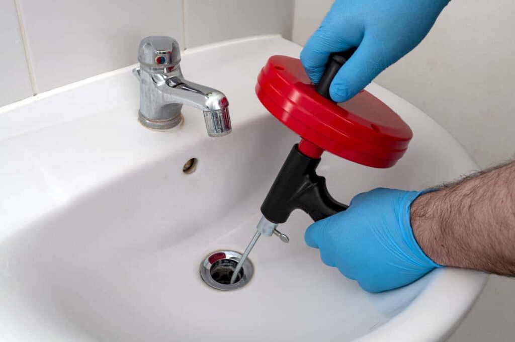 Drain-cleaning-plumber